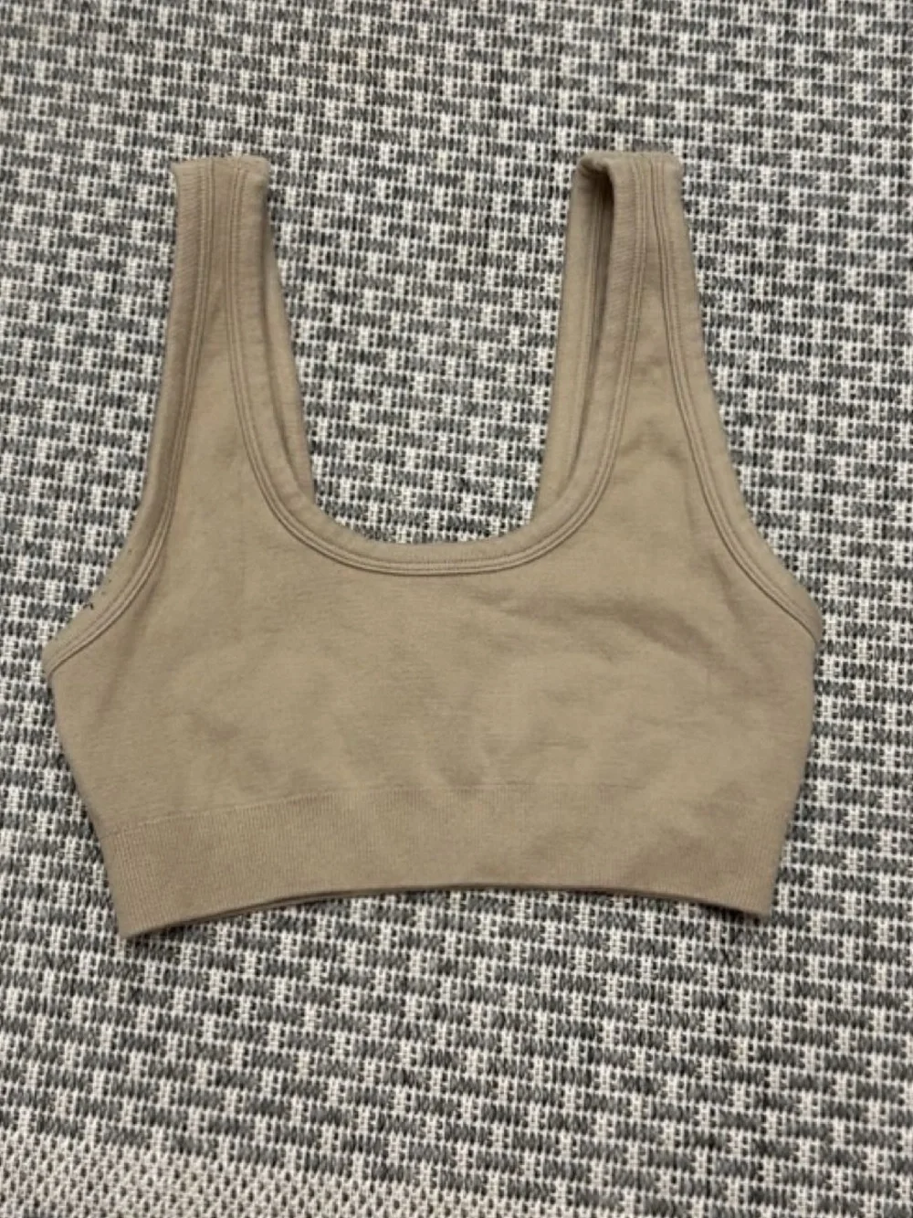 Alo Yoga Seamless Chosen Bra in Gravel